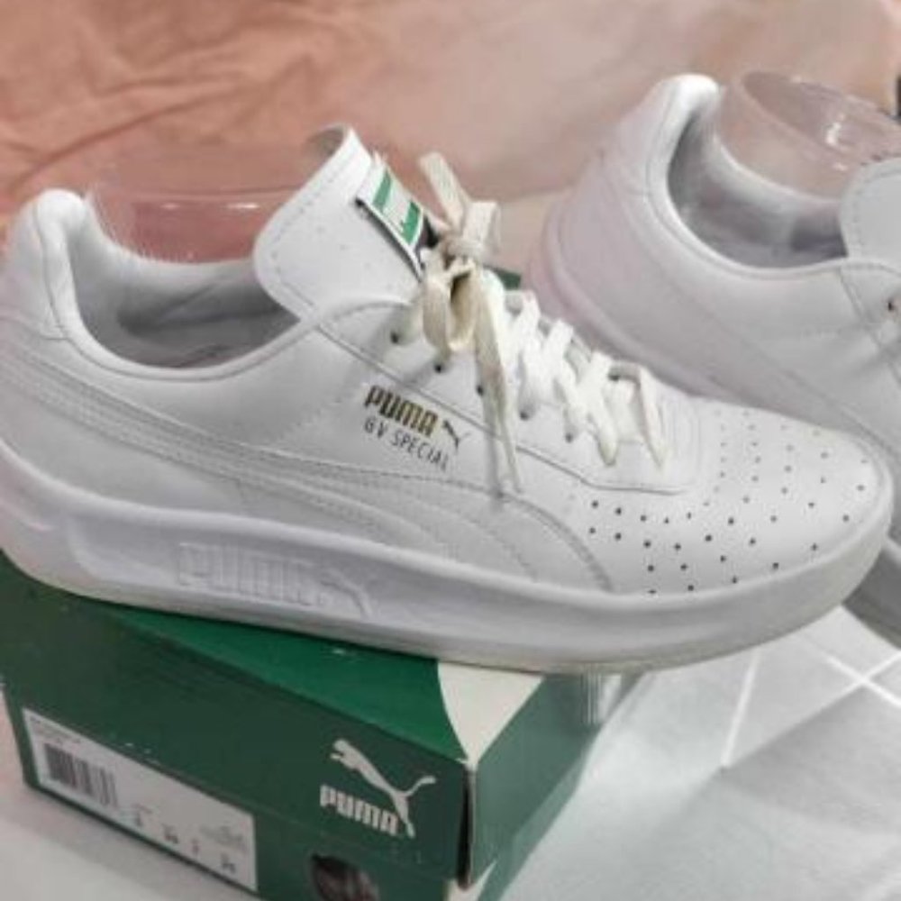 PUMA GV Special Jr.  white/white -Boys size 7